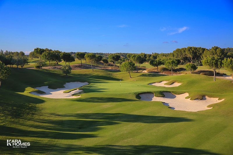 Bộ đôi sân Golf 18 lỗ East-Sunrise & West-Sunset