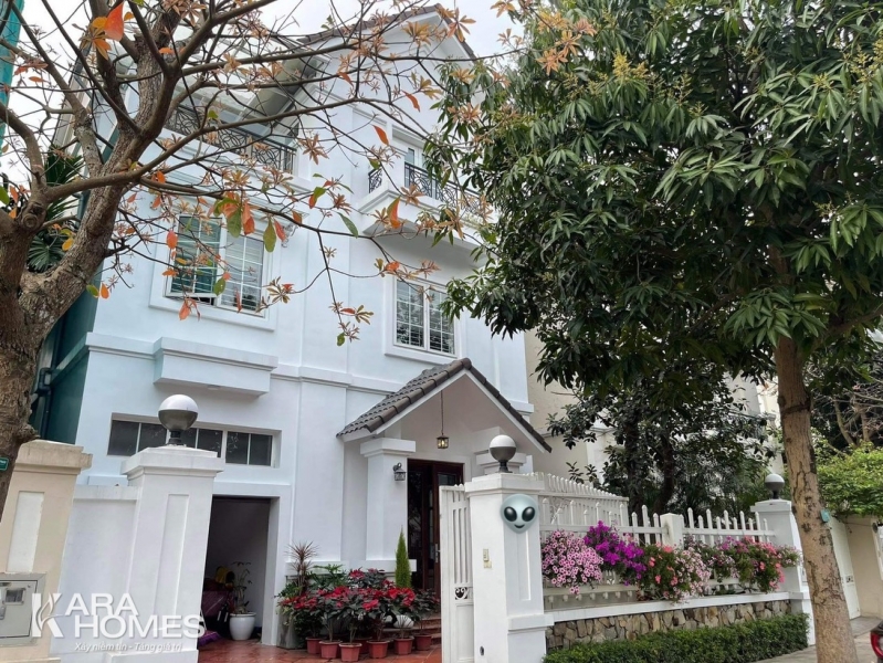 Bán biệt thự tiểu khu Hoa Anh Đào nội thất hiện đại tại KĐT Vinhomes Riverside