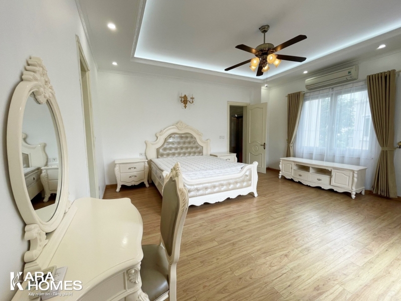 Cho thuê biệt thự đơn lập vừa hoàn thiện đủ đồ tiểu khu Hoa Phượng KĐT Vinhomes Riverside, Long biên
