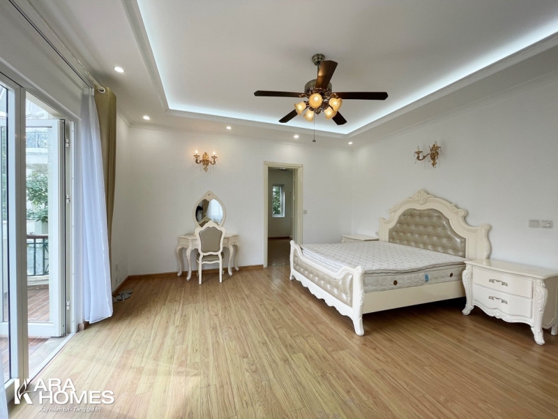 Cho thuê biệt thự đơn lập vừa hoàn thiện đủ đồ tiểu khu Hoa Phượng KĐT Vinhomes Riverside, Long biên