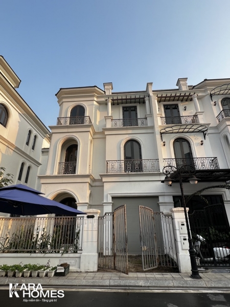 Bán biệt thự song lập Sao Biển hướng Tây Bắc, diện tích 125m2, gần hồ lớn trung tâm