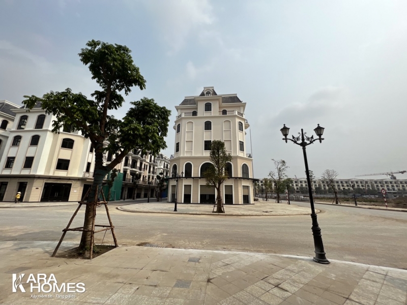 Cho thuê căn Shophouse Góc Sao Biển SB-261, 03 mặt tiền, gần cụm 9 toà chung cư, công viên, nhà để xe 05 tầng nổi