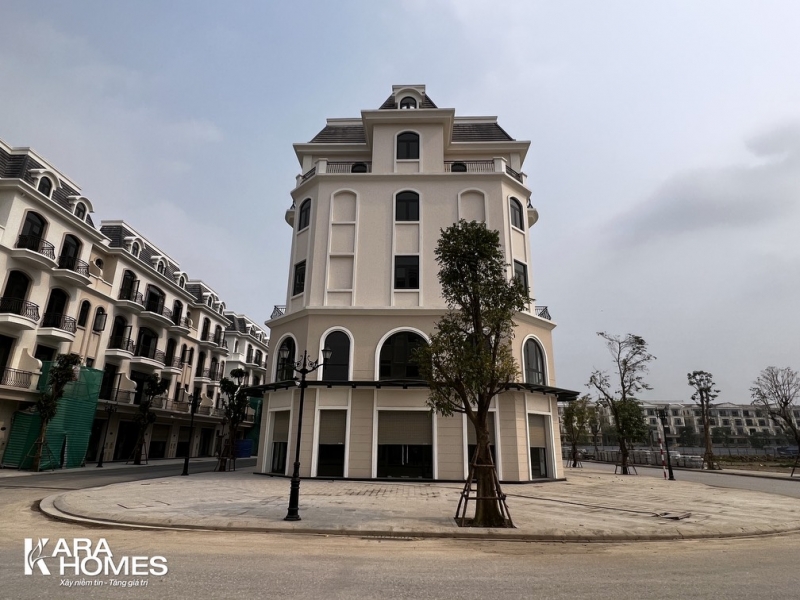 Cho thuê căn Shophouse Góc Sao Biển SB-261, 03 mặt tiền, gần cụm 9 toà chung cư, công viên, nhà để xe 05 tầng nổi