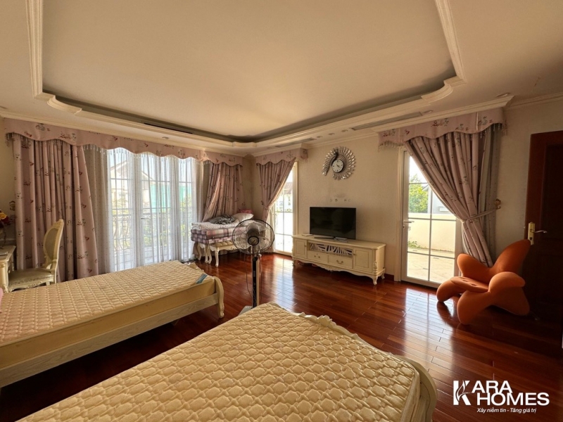 Bán biệt thự Đơn Lập Hoa Sữa 6, Vinhomes Riverside hoàn thiện nội thất nhập khẩu